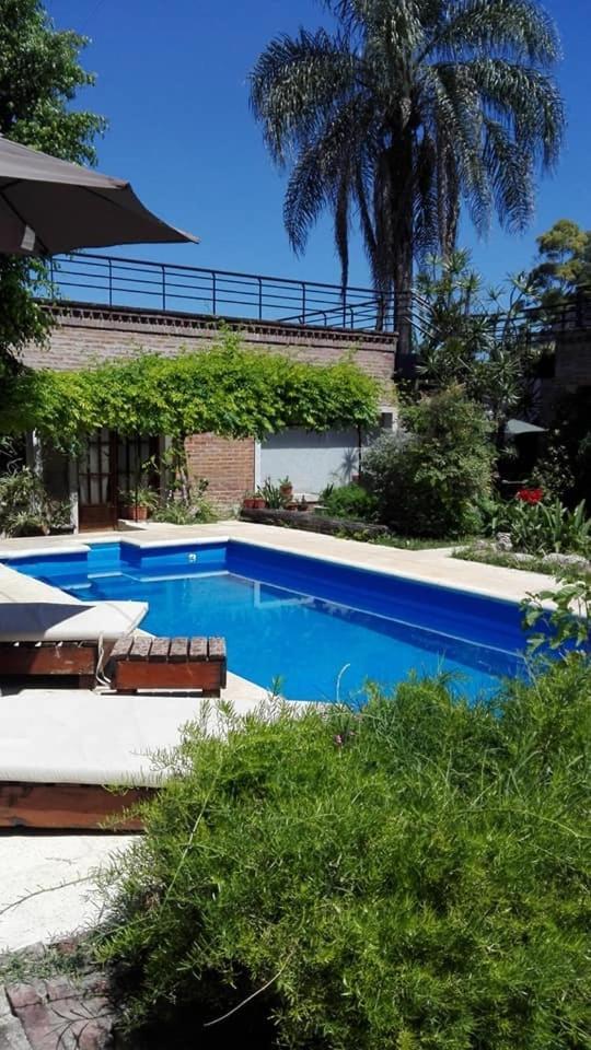 Club, 3 Cerca Del Aeropuerto El Palomar
